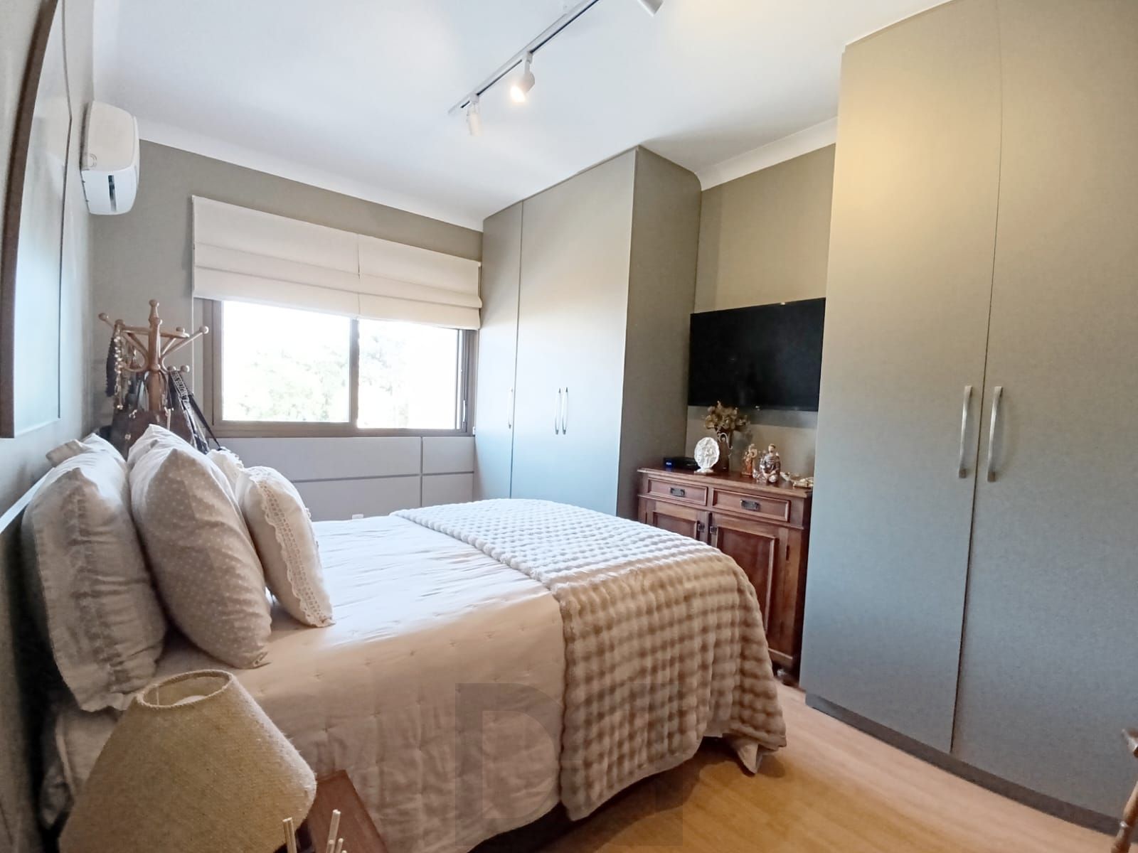 Apartamento semi mobiliado 3 quartos, elevador, 2 vagas no bairro São João. — foto 17