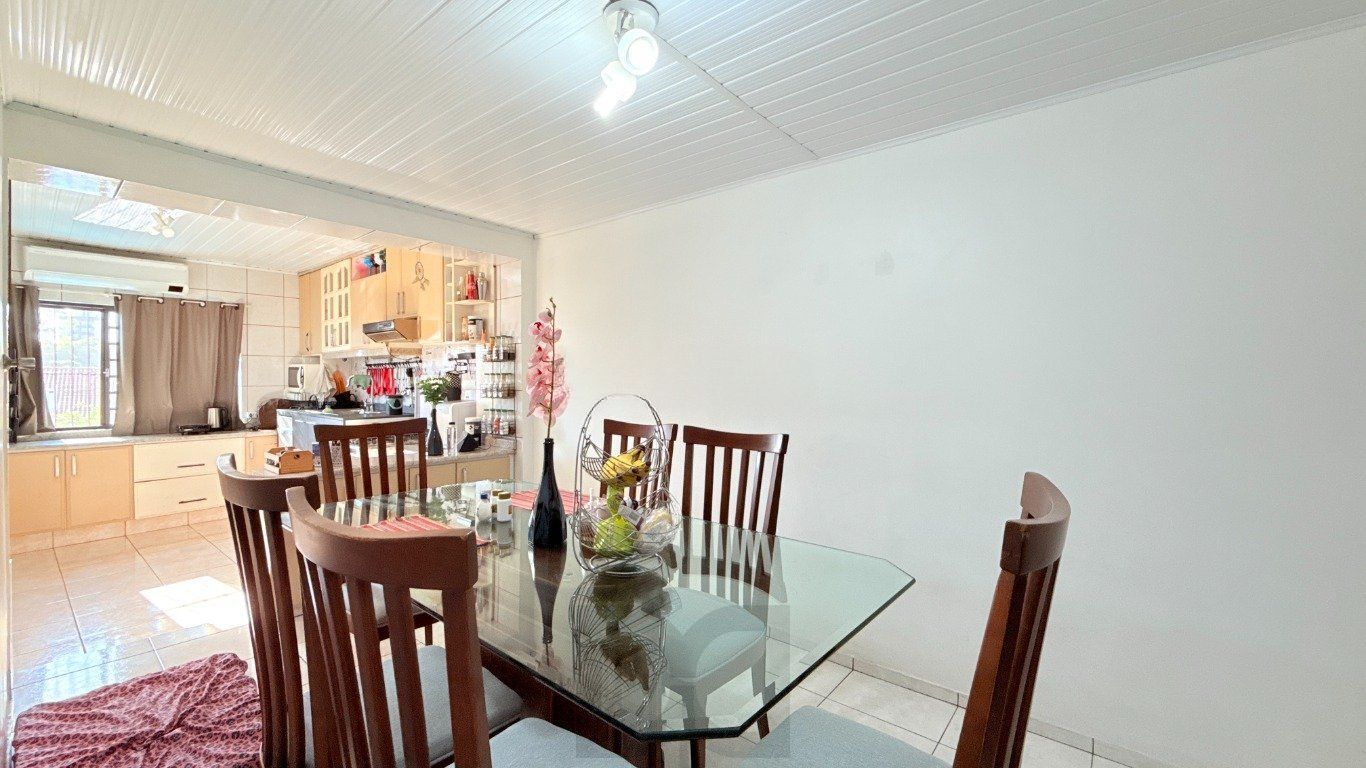 Casa com 4 quartos, vaga coberta, piscina e pátio no bairro Cristo Redentor — foto 8