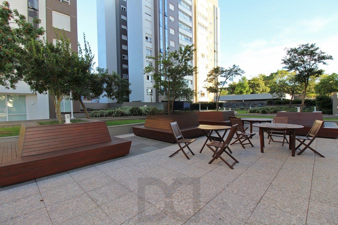 Apartamento com 3 quartos, 3 suítes e 128m² à venda em Menino Deus. — foto 52