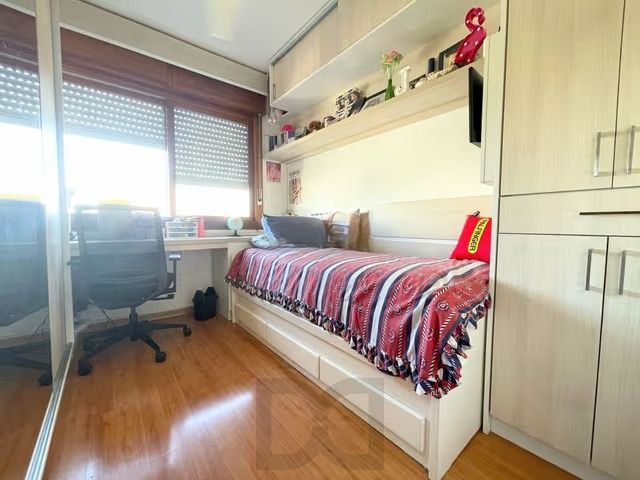 Apartamento de 2 dormitórios, elevador no bairro Petrópolis Porto alegre. — foto 31