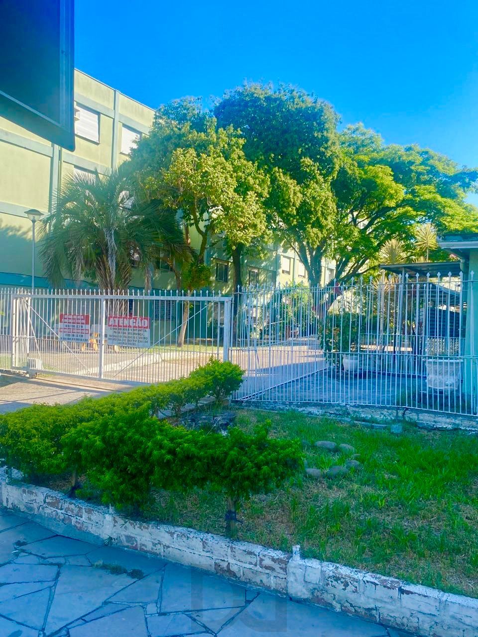 Apartamento de 2 dormitórios Segundo andar Bairro Camaqua em Porto Alegre — foto 31