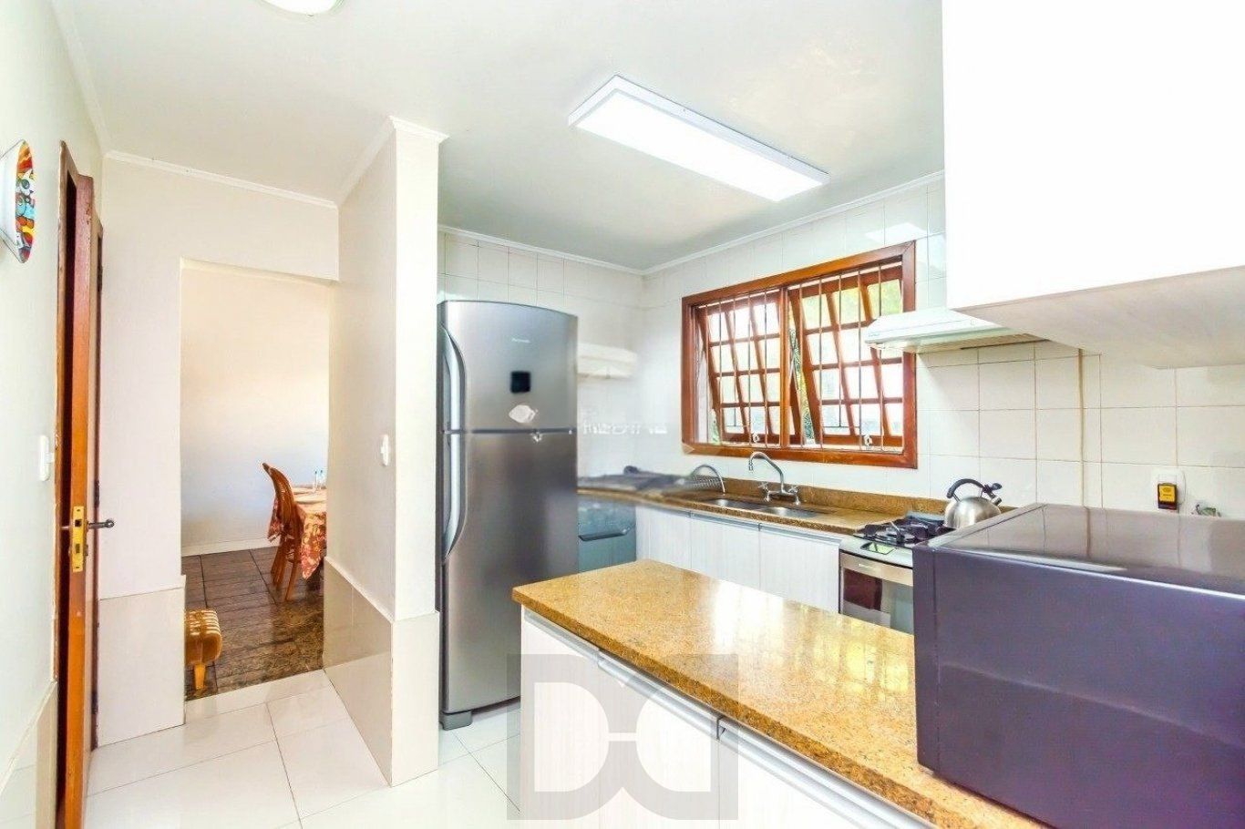 Casa com 4 dormitórios, 1 suíte, 4 vagas, piscina no bairro Três Figueiras. — foto 7