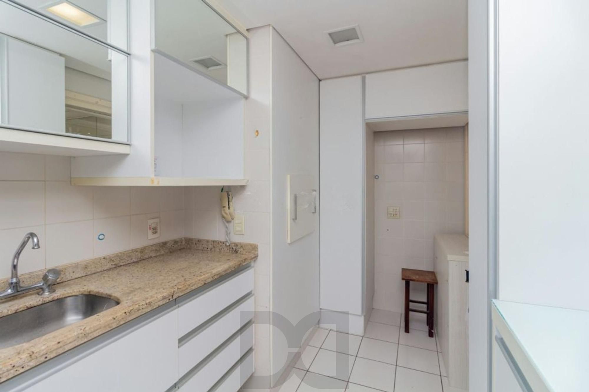 Apartamento 2 Dormitórios com Elevador e 2 Vagas à Venda no Jardim Botânico — foto 7