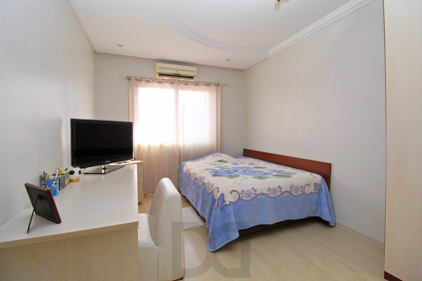 Casa com 4 dormitórios, pátio e piscina no Bairro Jardim Itu — foto 30