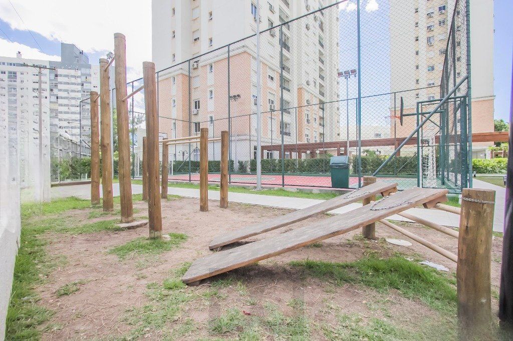 Apartamento com 3 dormitórios, 1 suíte, 1 vaga e elevador no Passo da Areia — foto 46