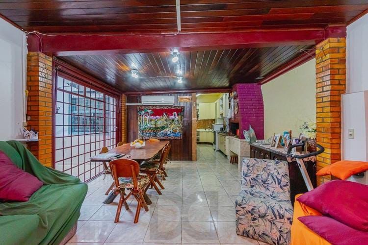 Casa com 6 quartos, 2 vagas e pátio no Bairro Higienópolis — foto 15