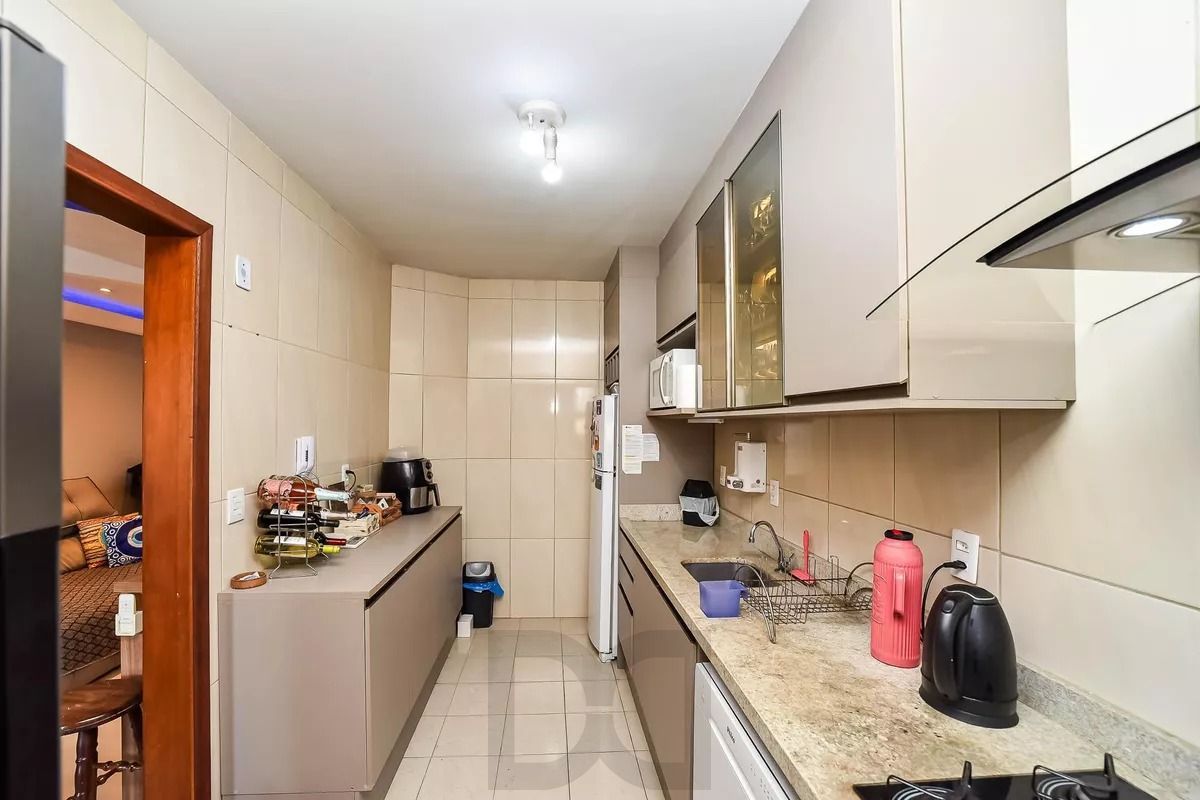 Apartamento com 2 quartos, 2 vagas e aquecimento central no bairro Jardim Itu — foto 6
