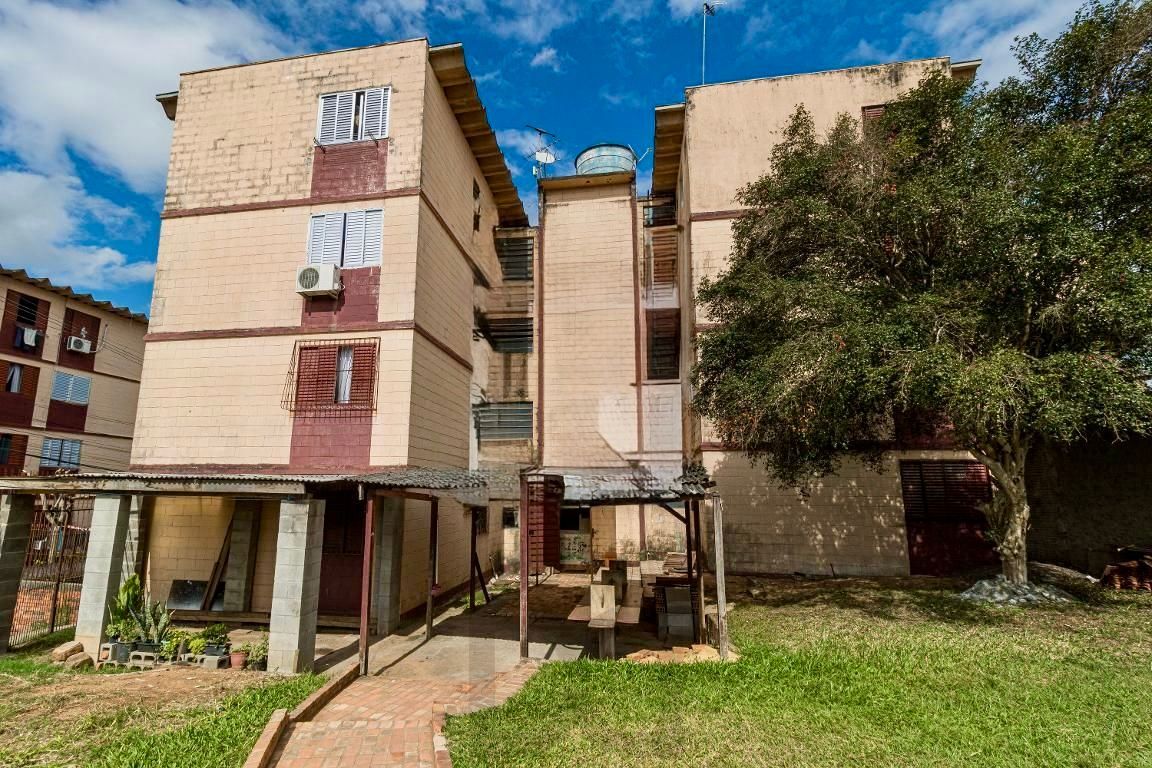 Apartamento Reformado no Rubem Berta | 2 Quartos, Vaga e Escriturado — foto 2