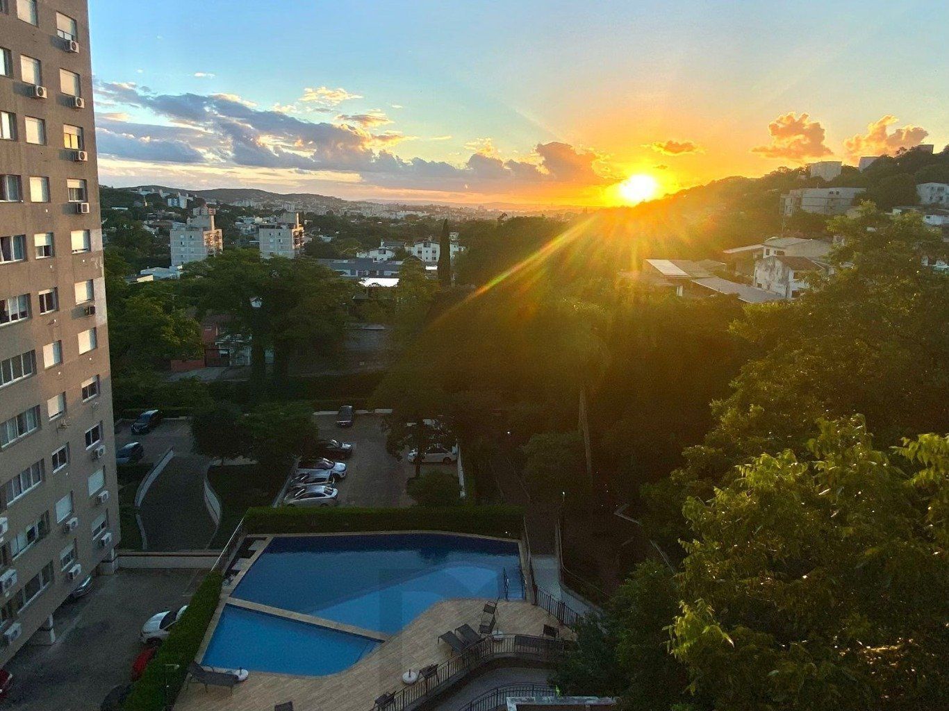 Apartamento de 3 quartos, suíte, elevador e 2 vagas no bairro Teresópolis — foto 13