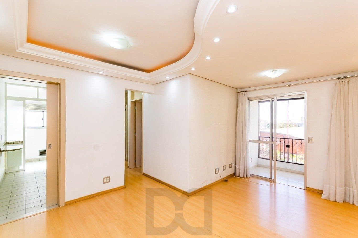 Apartamento de 2 dormitórios, elevador,1vaga de garagem, no Bairro Sarandi POA. — foto 2