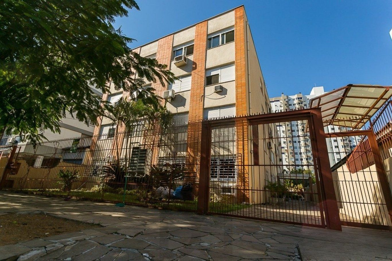 Apartamento semi mobiliado 3 dormitórios no bairro Santana — foto 2