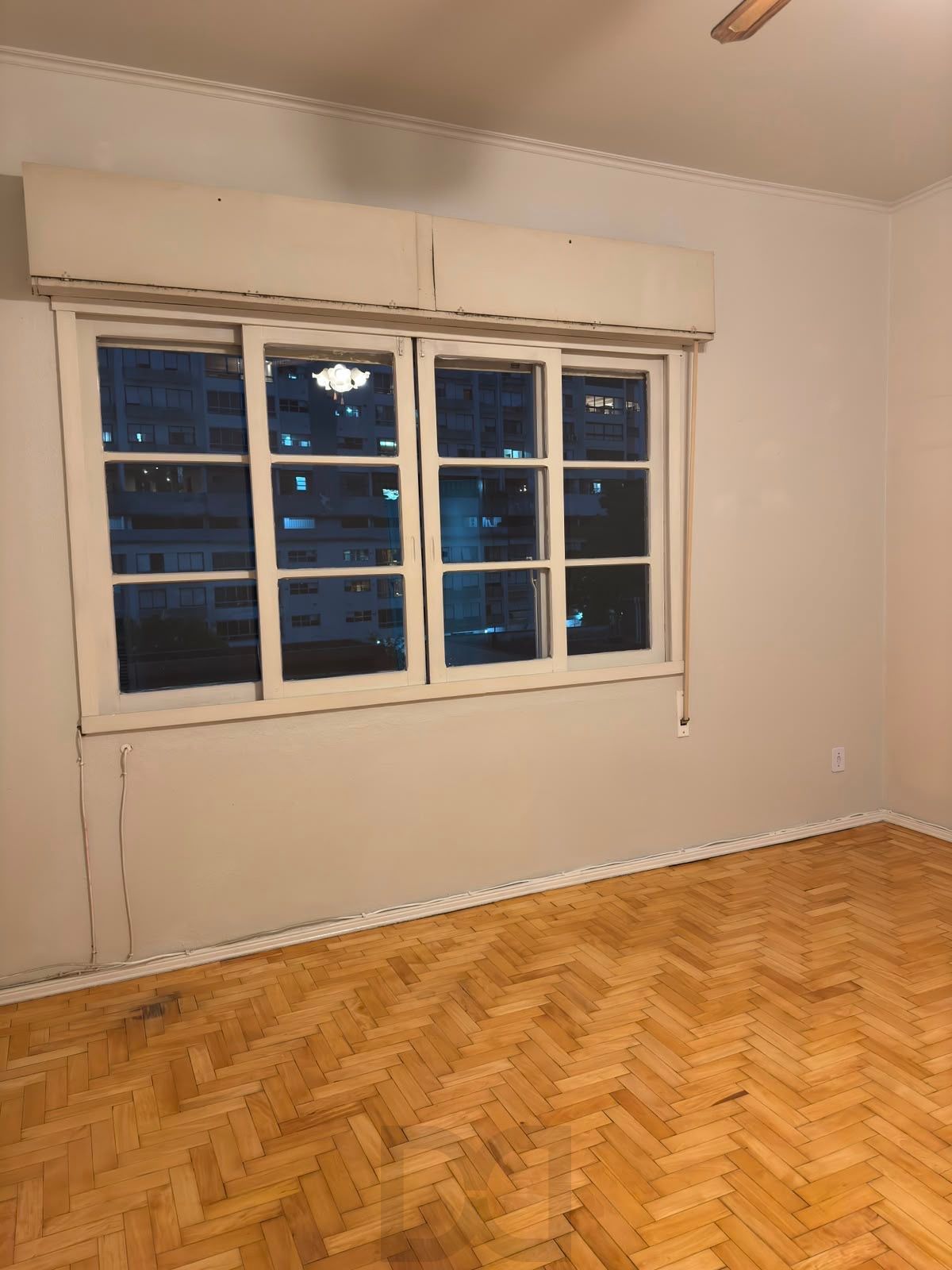 Apartamento 2 dormitórios com dependência 70m2 Moinhos de Vento Av. Cristóvão — foto 12
