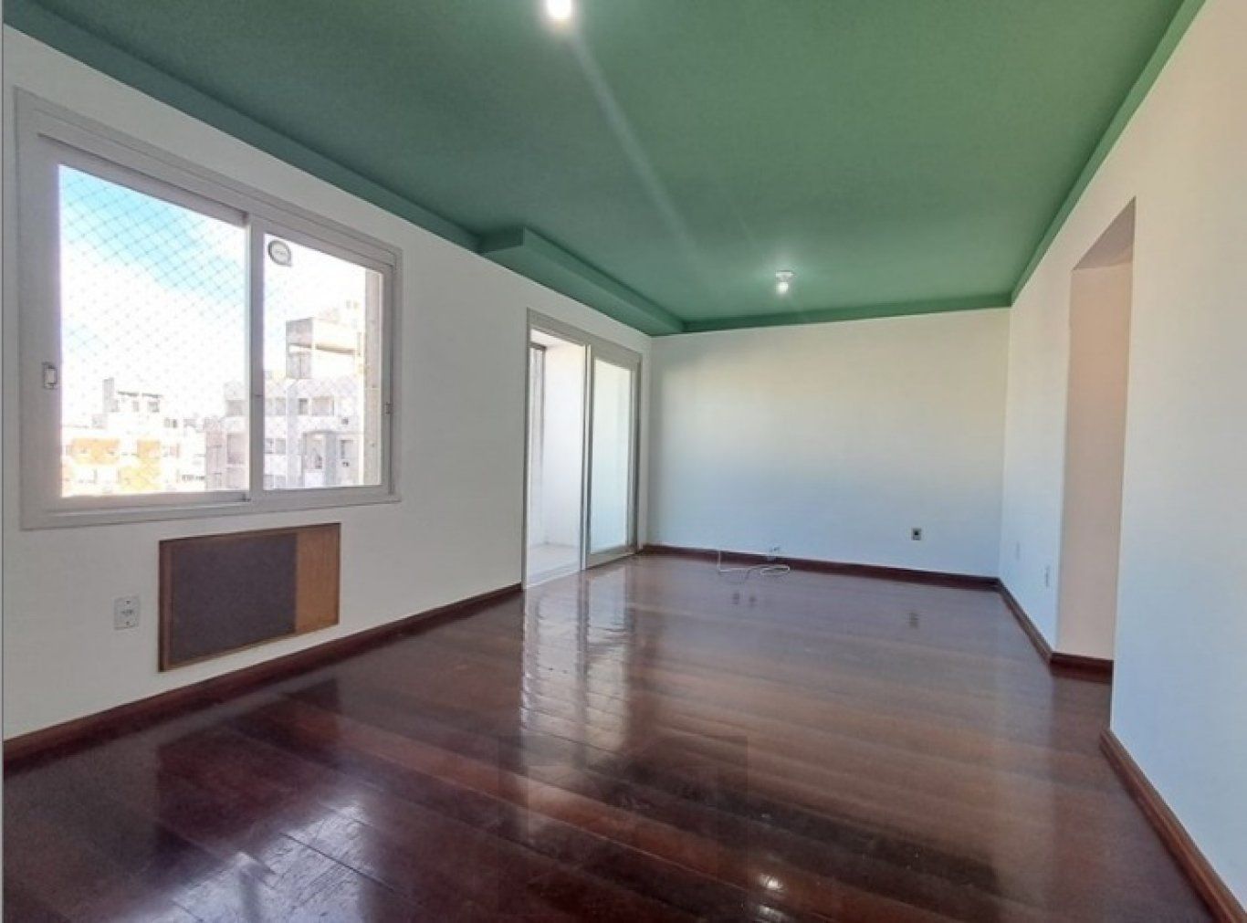 Apartamento com 2 quartos e 1 vaga à venda em Centro Histórico. — foto 1