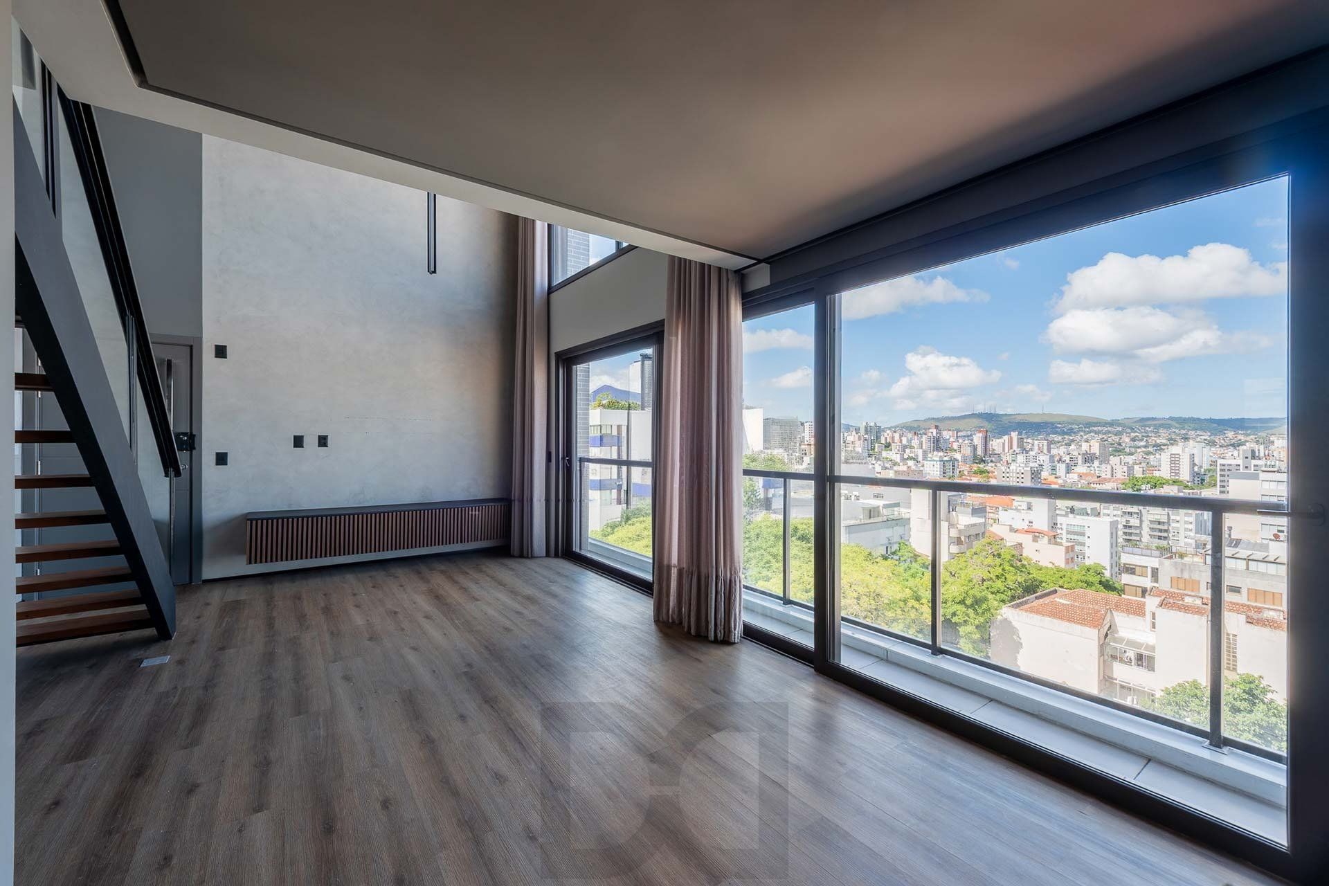 Apartamento duplex com 1 suíte, 2 vagas e elevador no Bairro Rio Branco — foto 1