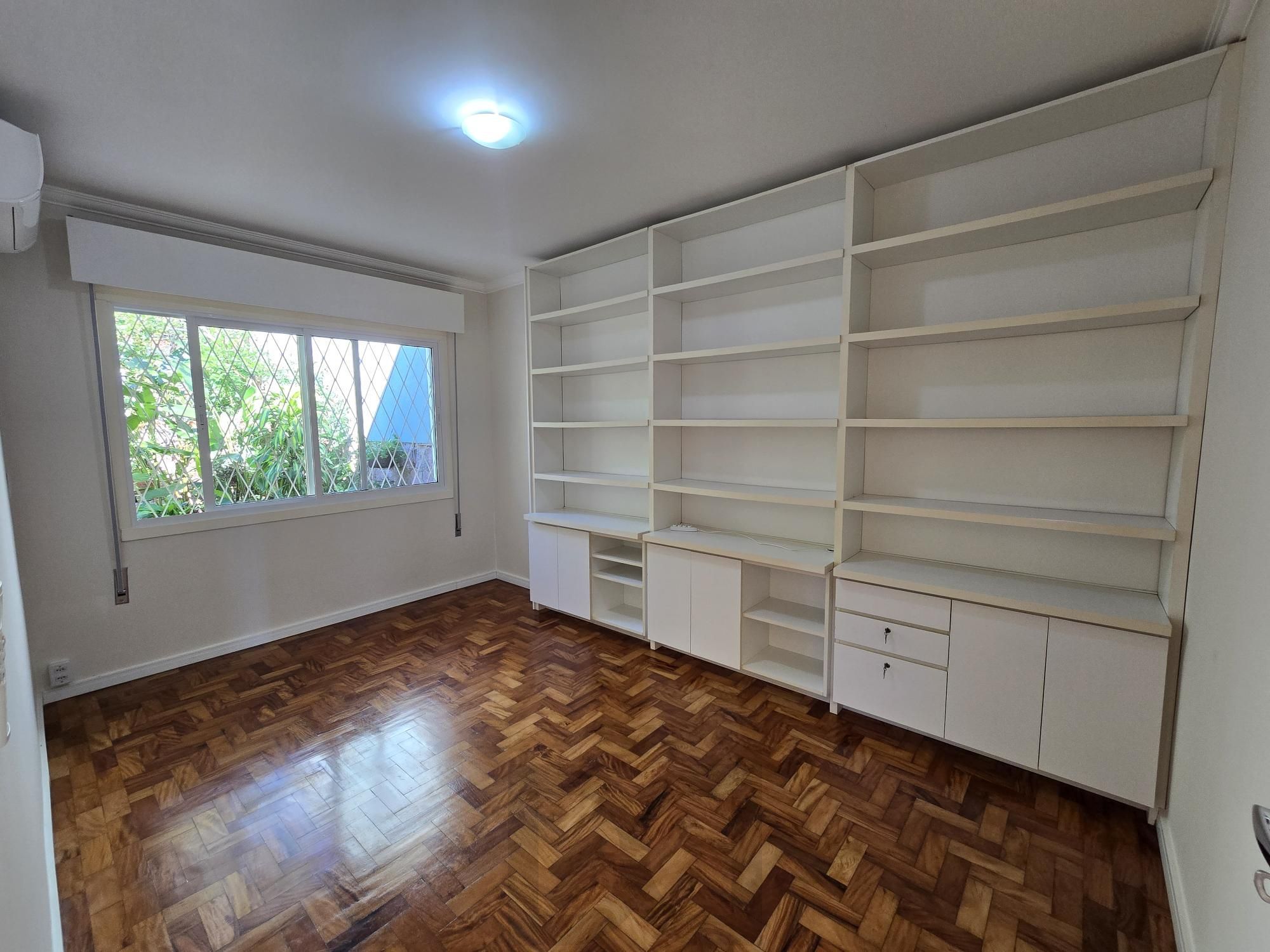 Casa 3 dormitórios, 1 suíte, 4 vagas 210 m² privativos no Belém Novo. — foto 15