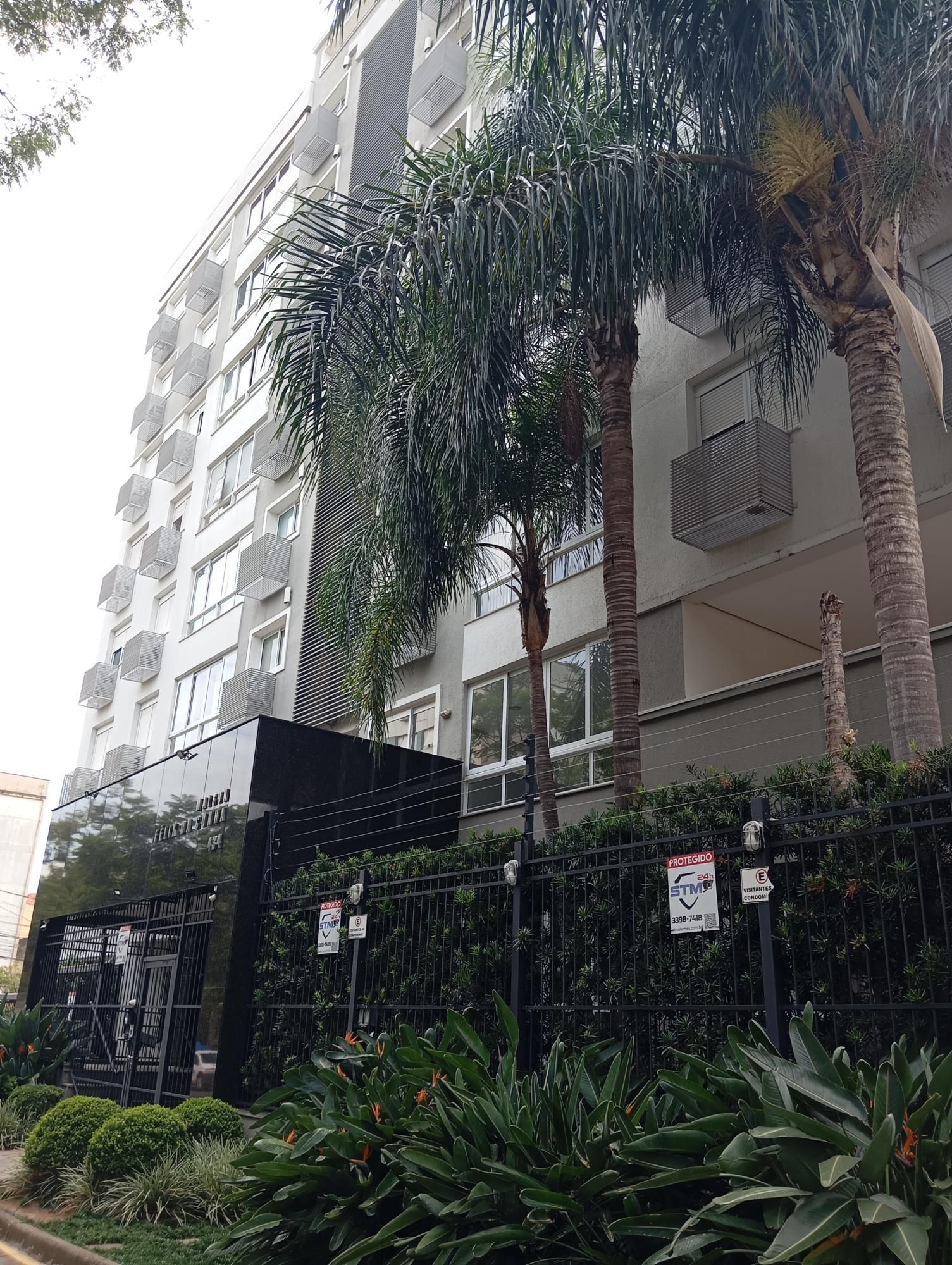 Apartamento com 2 Dormitórios, Vaga Dupla e Elevador no Floresta — foto 35