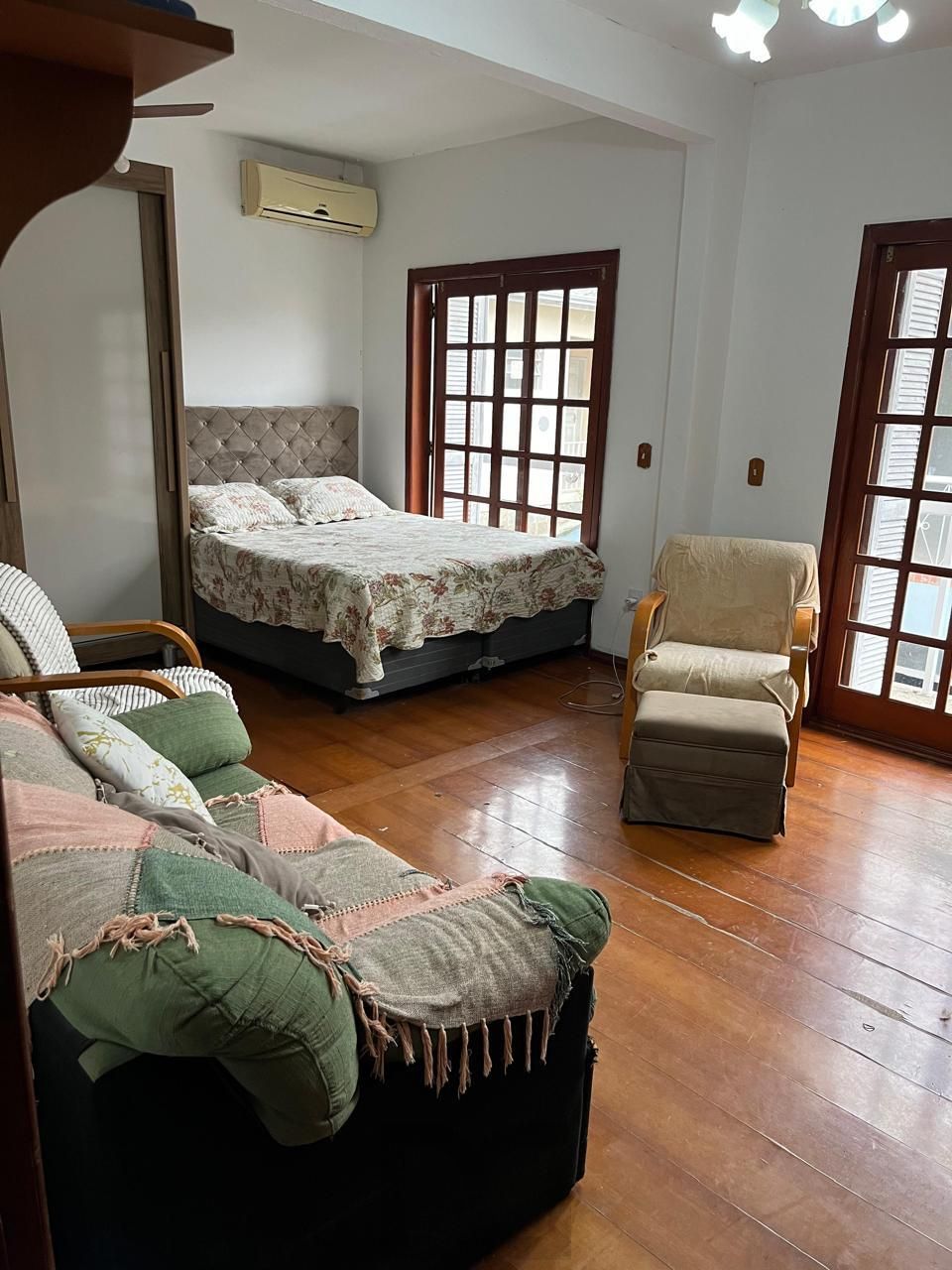 Casa com 4 quartos, sendo 1 suíte, vaga e Piscina Bairro Cavalhada — foto 7