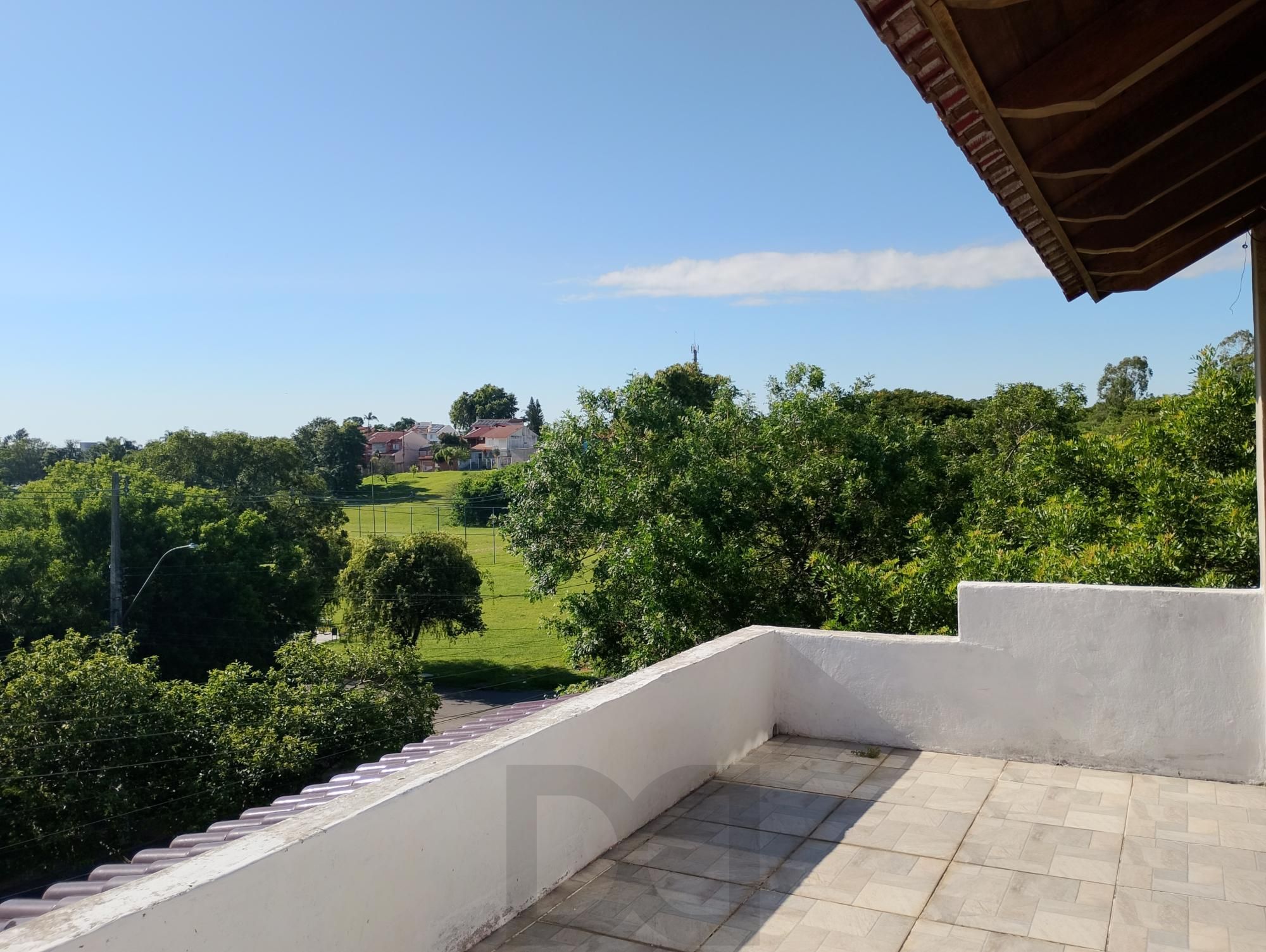 Casa com 3 quartos, 4 vagas de garagem e com pátio no bairro Parque Santa Fé — foto 35