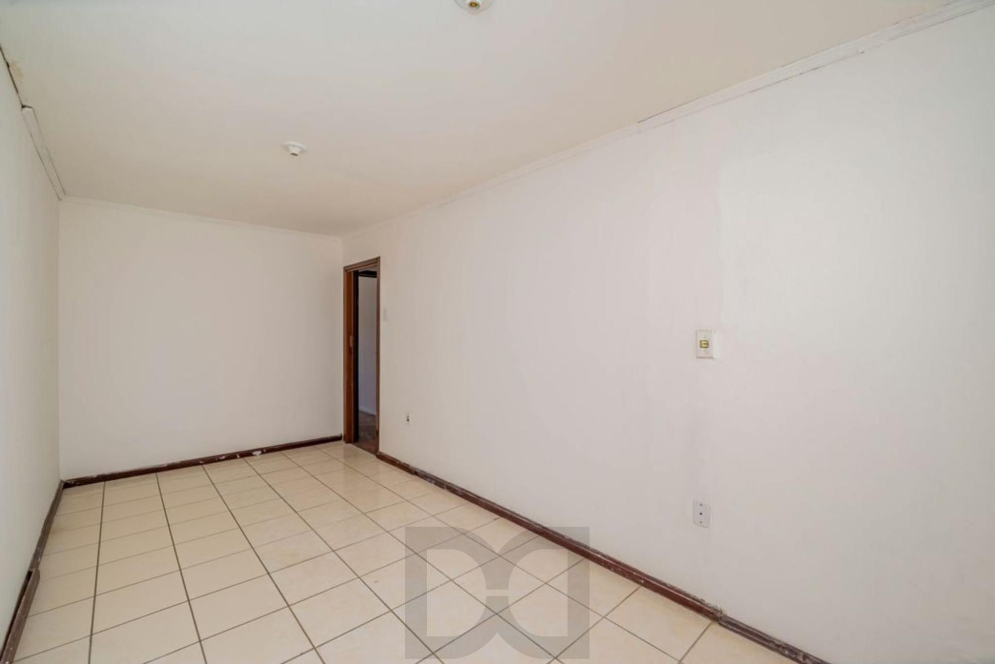 Casa de 2 dormitórios, churrasqueira, pátio, 4 vagas no bairro Ipanema — foto 15