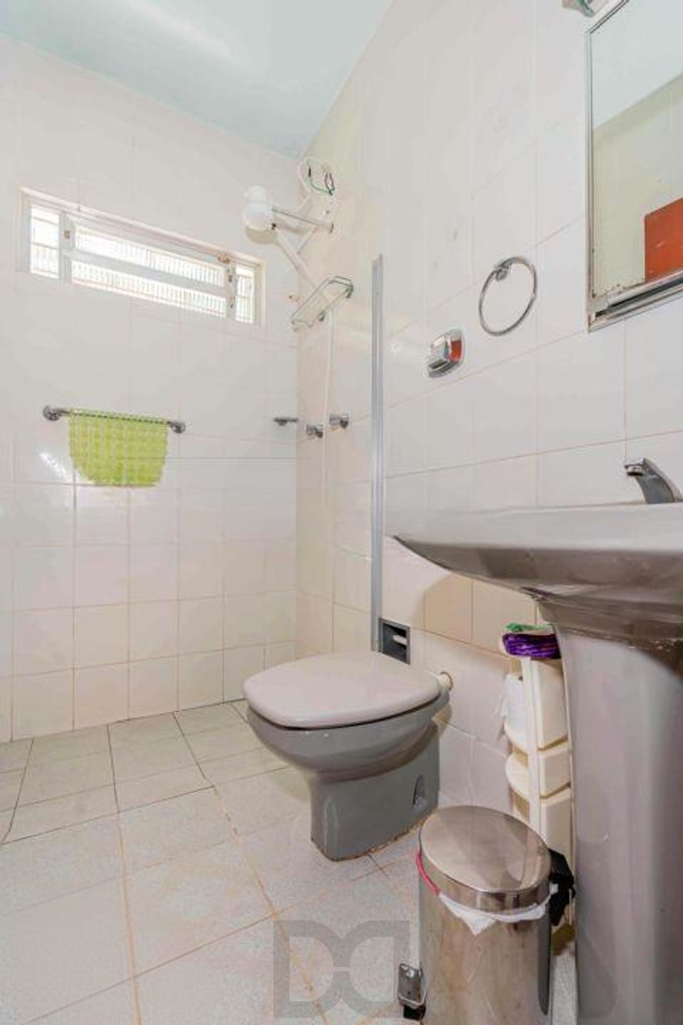 Casa de 2 quartos, 2 banheiros,pátio,churrasqueira, 7 vagas no bairro Guarujá. — foto 19