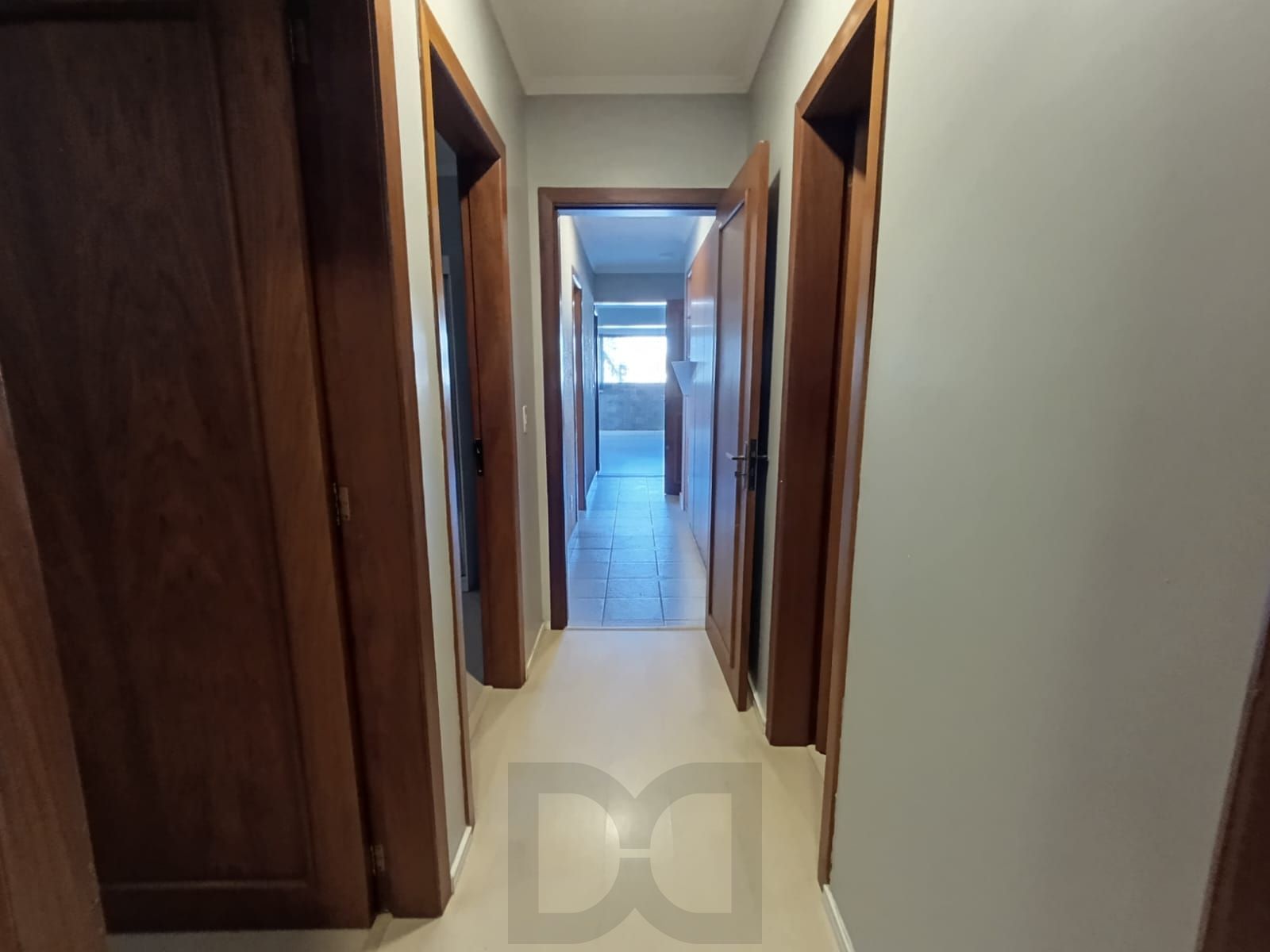 Apartamento de 3 quartos, elevador e 2 vagas no bairro Jardim Lindóia. — foto 21