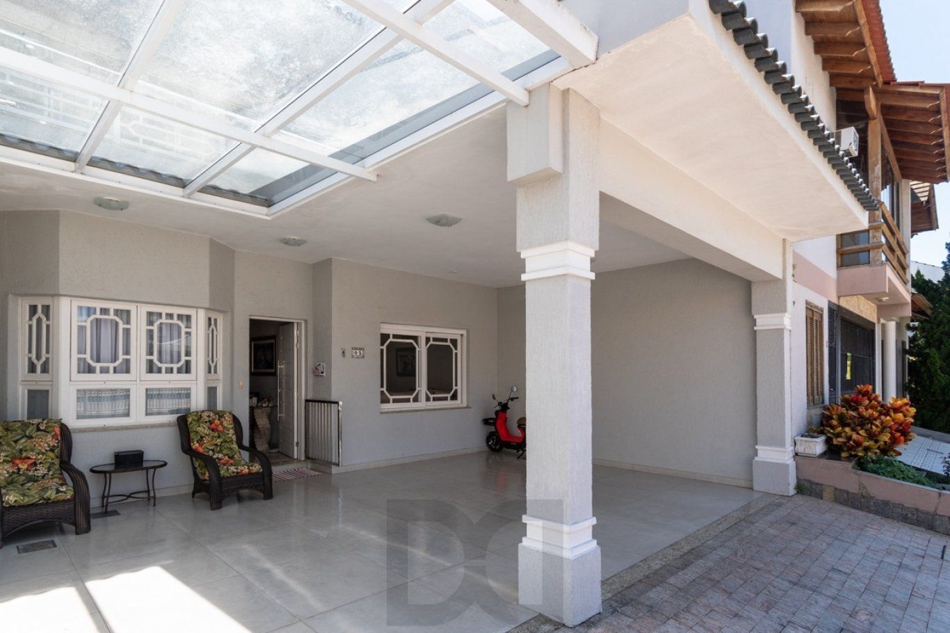 Casa Sobrado de 3 dormitórios com suíte, 2 vagas, piscina e sótão no Ecoville — foto 1