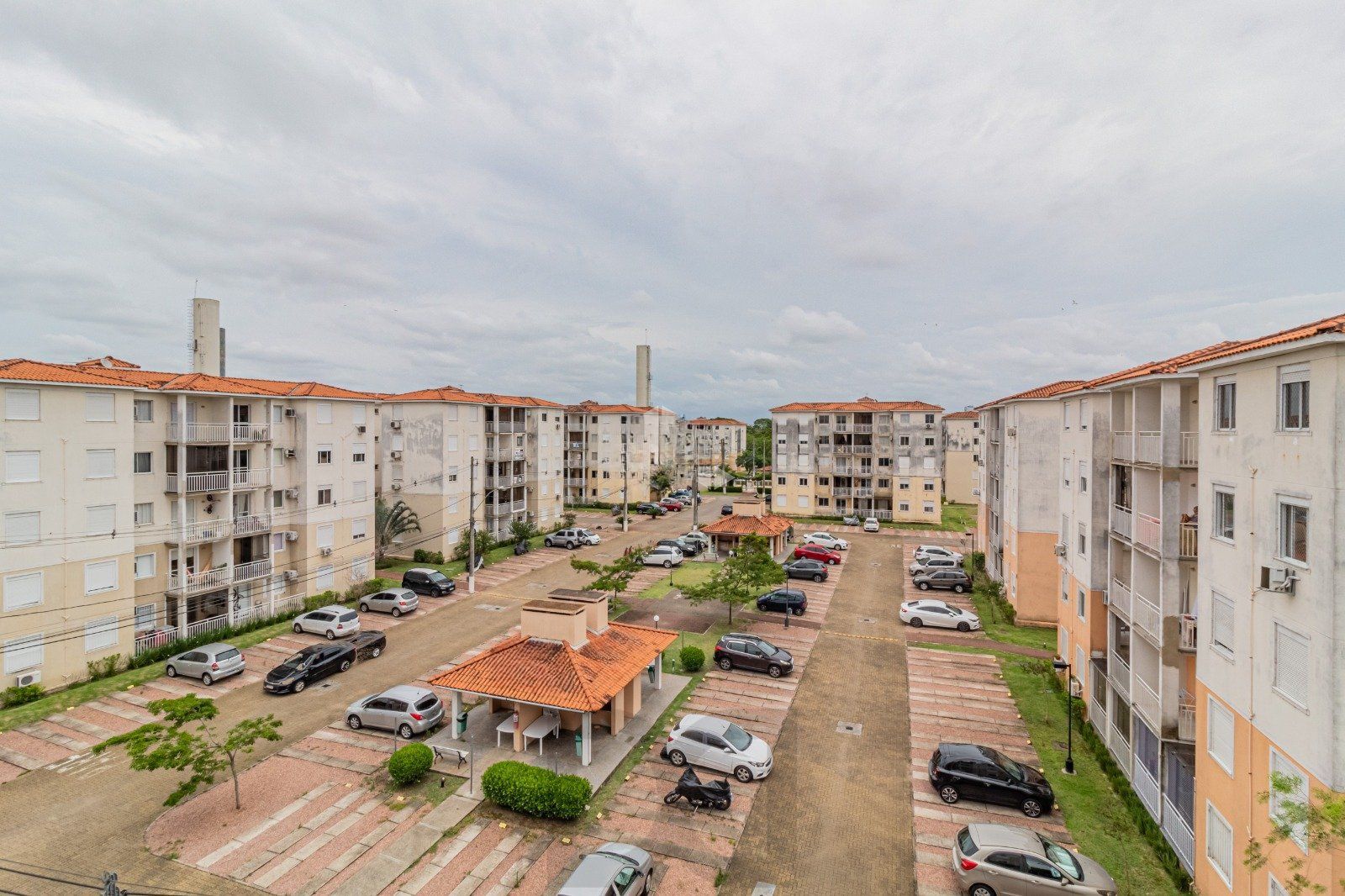 Apartamento com 2 dormitórios e 1 vaga de garagem escriturada no Bairro Humaitá — foto 19