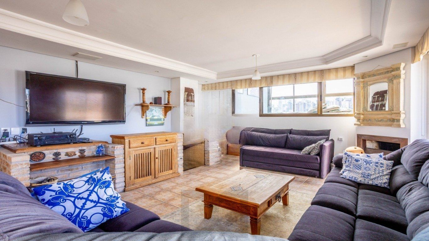 Cobertura com 3 Quartos, 1 suíte, 2 vagas e 211m² no Petrópolis. — foto 30