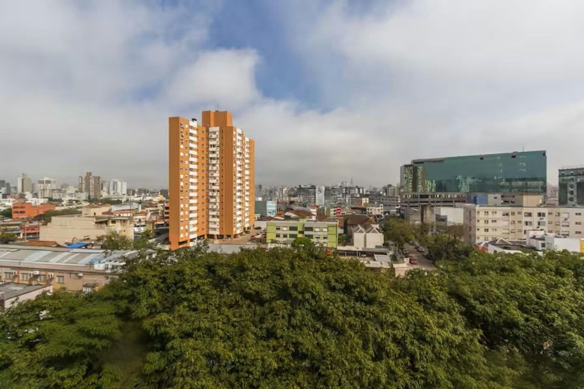 Apartamento 2 Dormitórios com Elevador à Venda na Azenha – Porto Alegre — foto 23