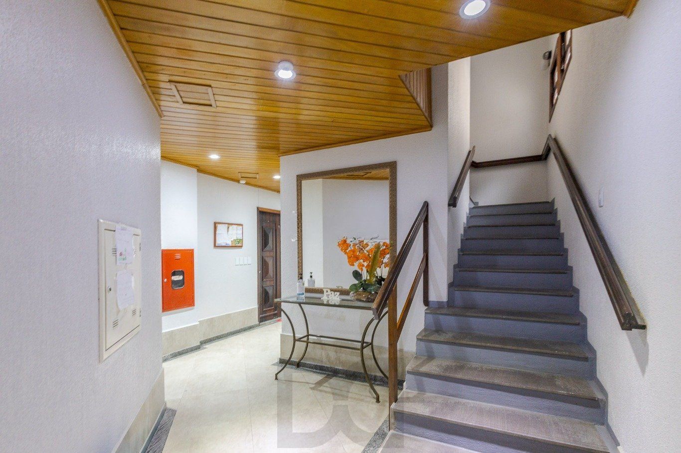 Cobertura com 4 quartos, 1 suíte e 2 vagas no bairro Passo da Areia. — foto 51