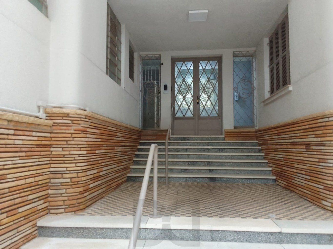 Apartamento de 2 dormitórios no Bairro petropolis em Porto Alegre. — foto 18