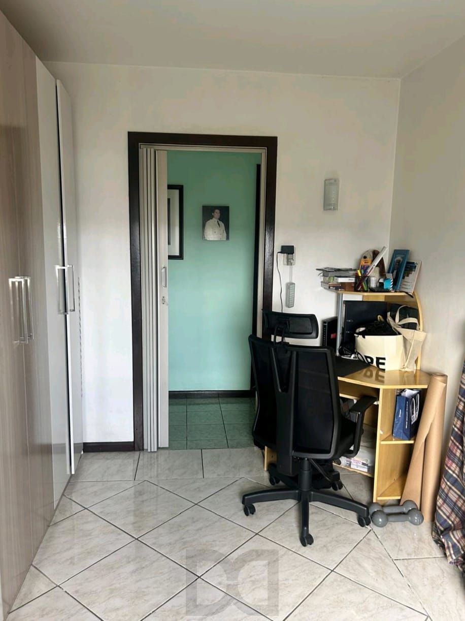 Apartamento de 2 dormitórios, 1 vaga, elevador no bairro Humaitá — foto 14