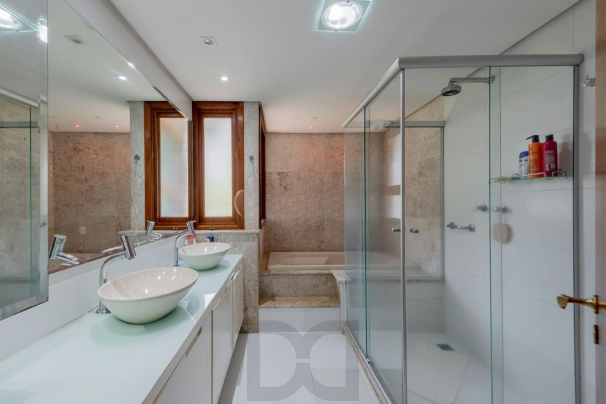 Apartamento de 4 dormitórios, 2 suítes, 2 vagas e elevador na Castro Alves. — foto 32