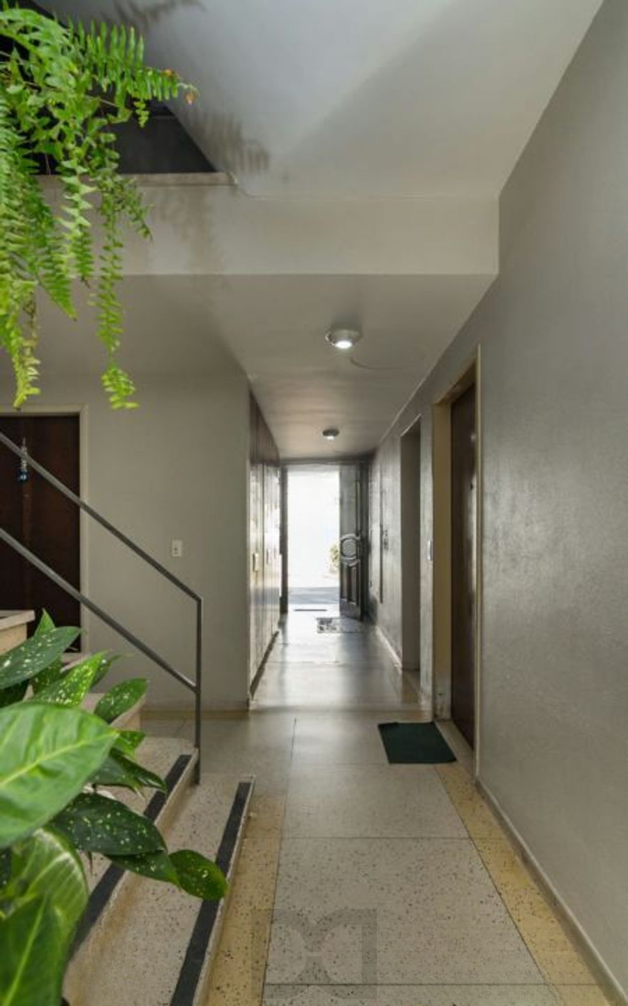 Apartamento com 2 quartos, 2 banheiros e 1 vaga no bairro Azenha. — foto 27