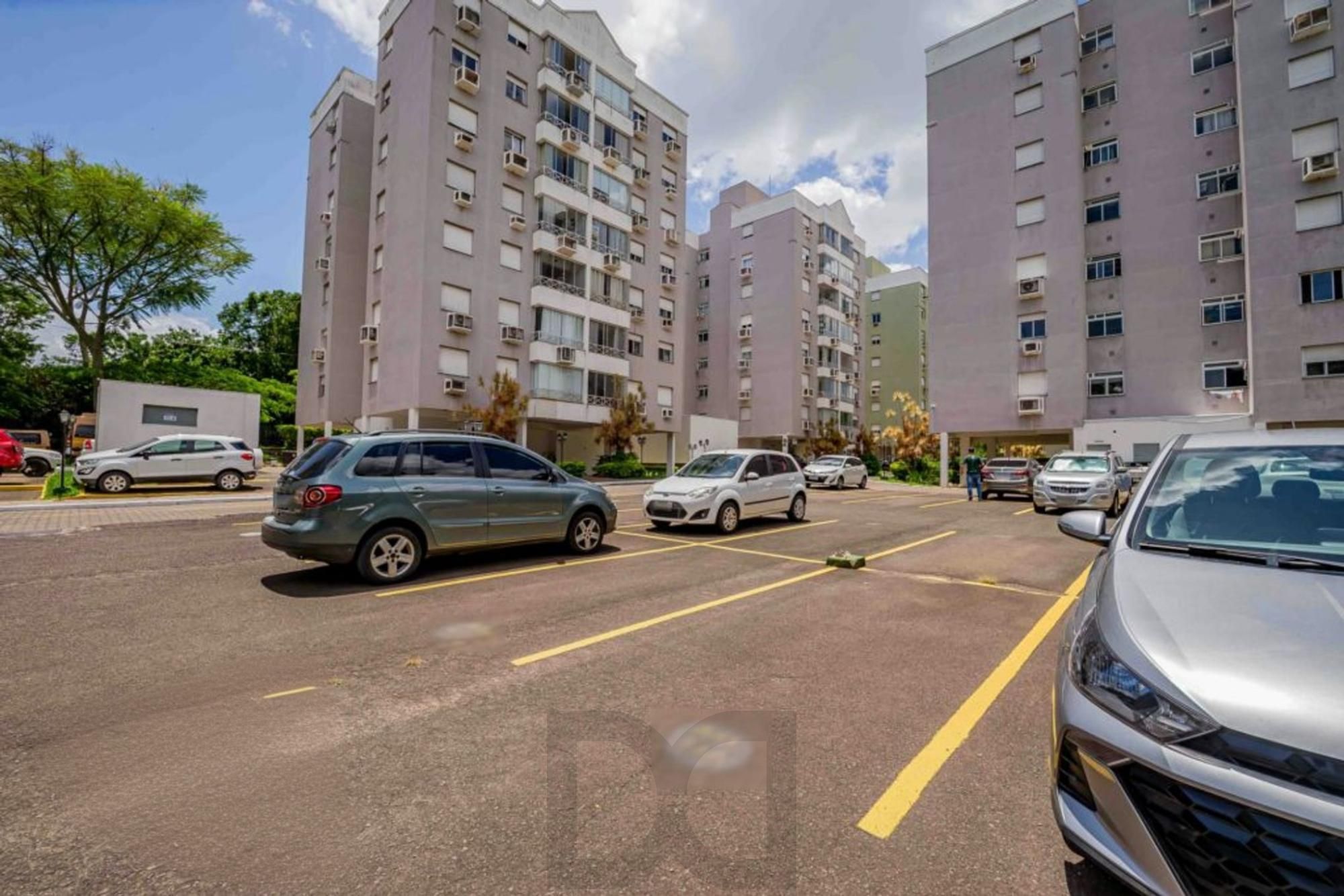 Apartamento semi mobiliado de 3 quartos, elevador, 1 vaga no bairro Cavalhada — foto 28