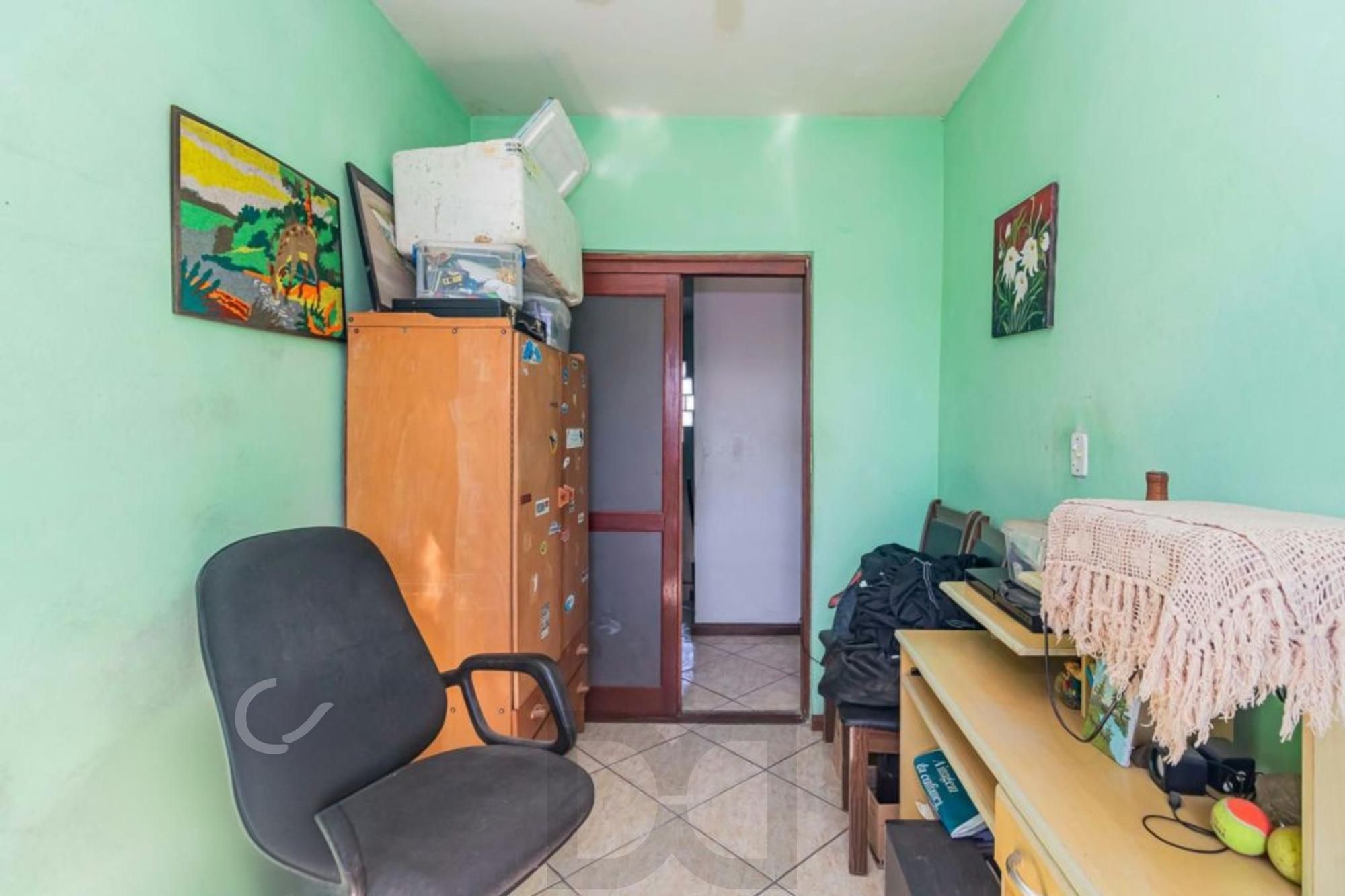 Casa com 4 quartos, 1 suíte , vaga de garagem e churrasqueira à venda em Sarandi. — foto 26