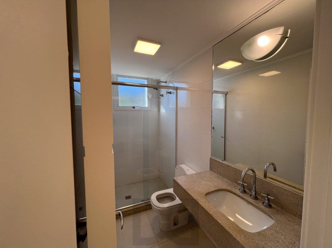 Casa semi mobiliada de 3 dormitórios e 4 vagas no bairro Cascata — foto 24
