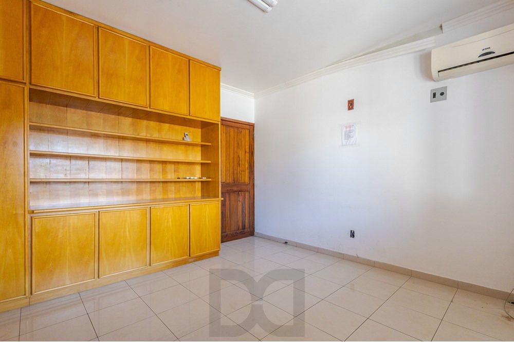 Casa com 4 quartos, 7 vagas e pátio no Bairro Higienópolis — foto 48