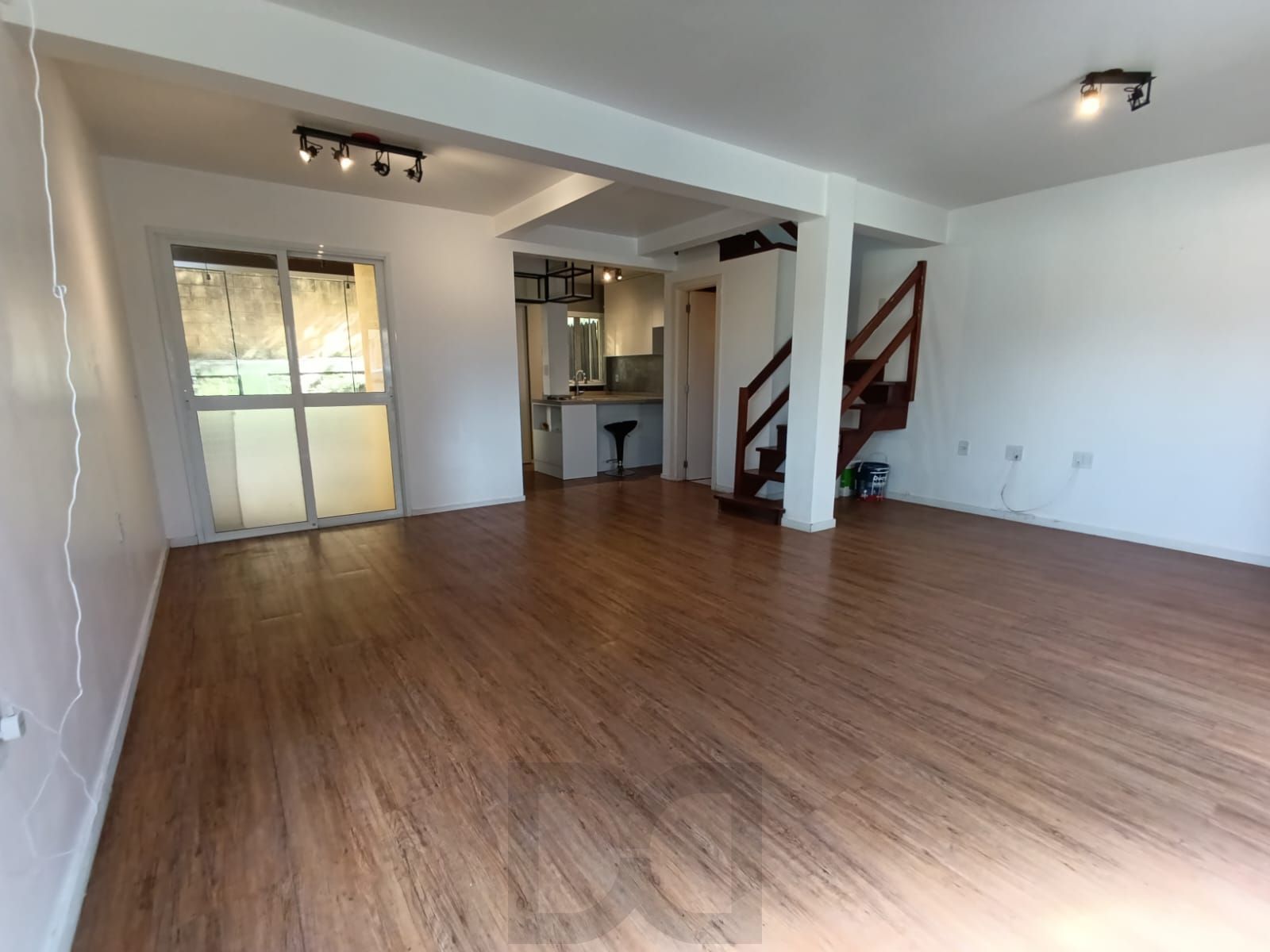Casa em condomínio de 3 quartos, suíte e 2 vagas no bairro Mário Quintana — foto 2