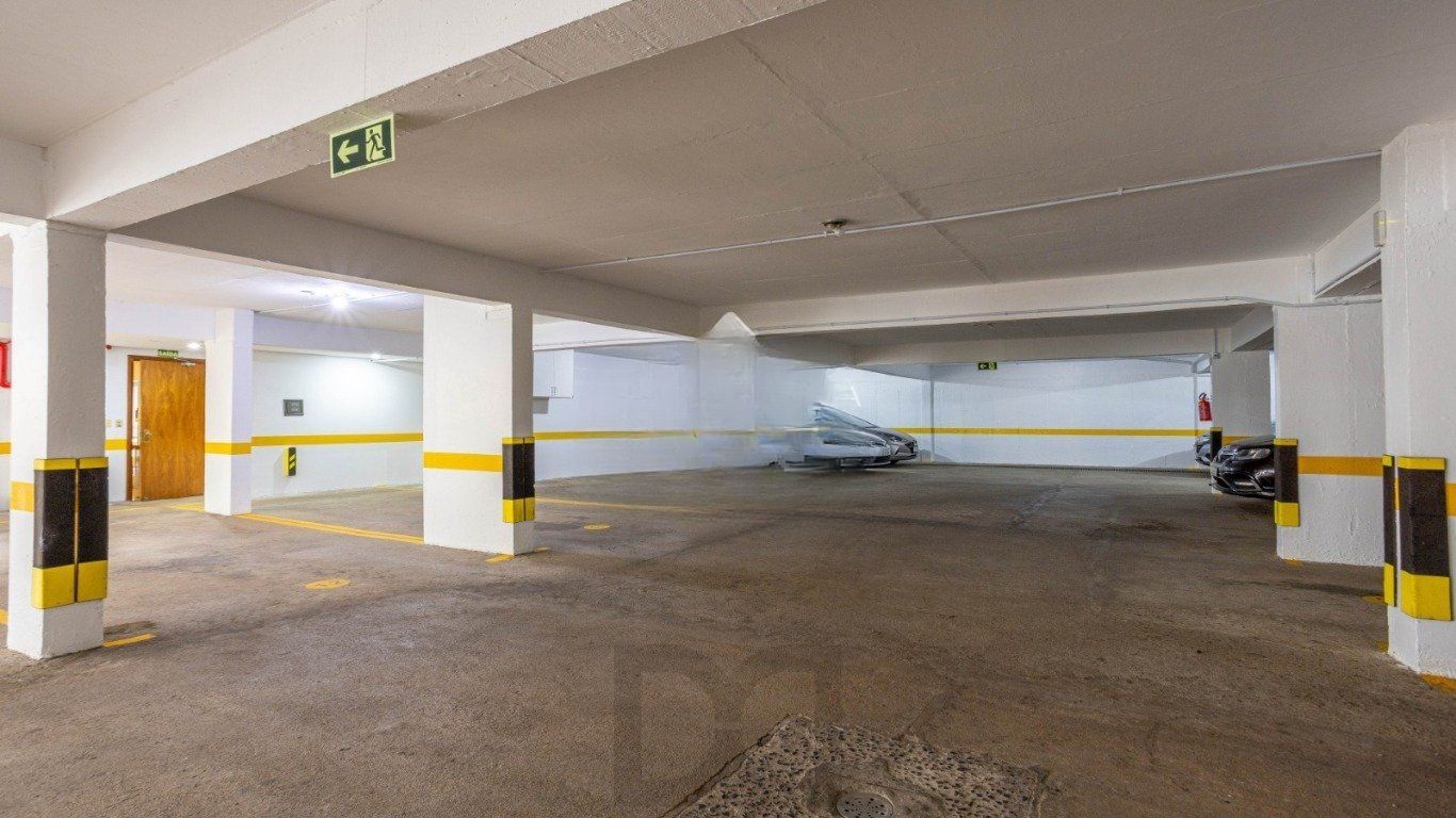 Cobertura com 3 Quartos, 1 suíte, 2 vagas e 211m² no Petrópolis. — foto 39