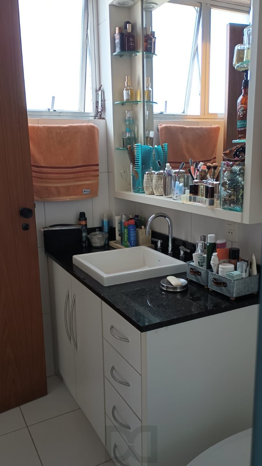 Apartamento com 3 quartos, elevador no Bairro jardim Botânico em Porto Alegre. — foto 12