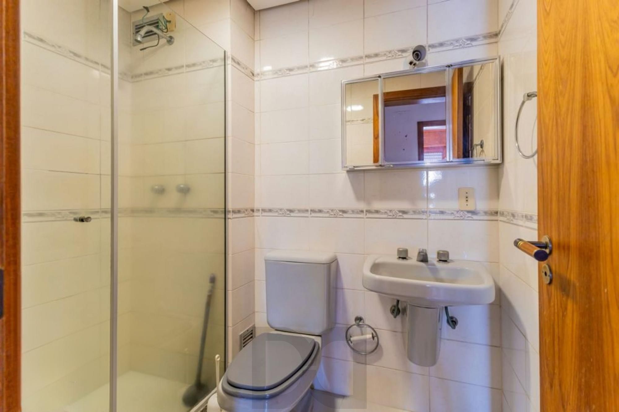 Apartamento com 3 quartos, 1 suíte, 3 vagas e elevador no Bairro São João. — foto 18
