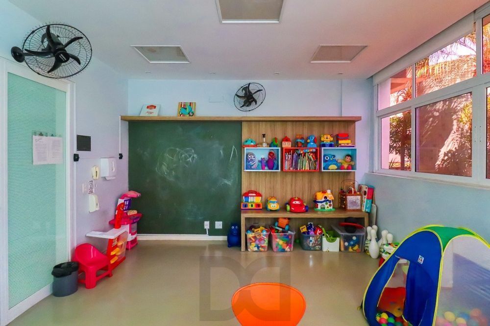 Apartamento de 3 quartos, suíte, elevador e 1 vaga no bairro Azenha — foto 30