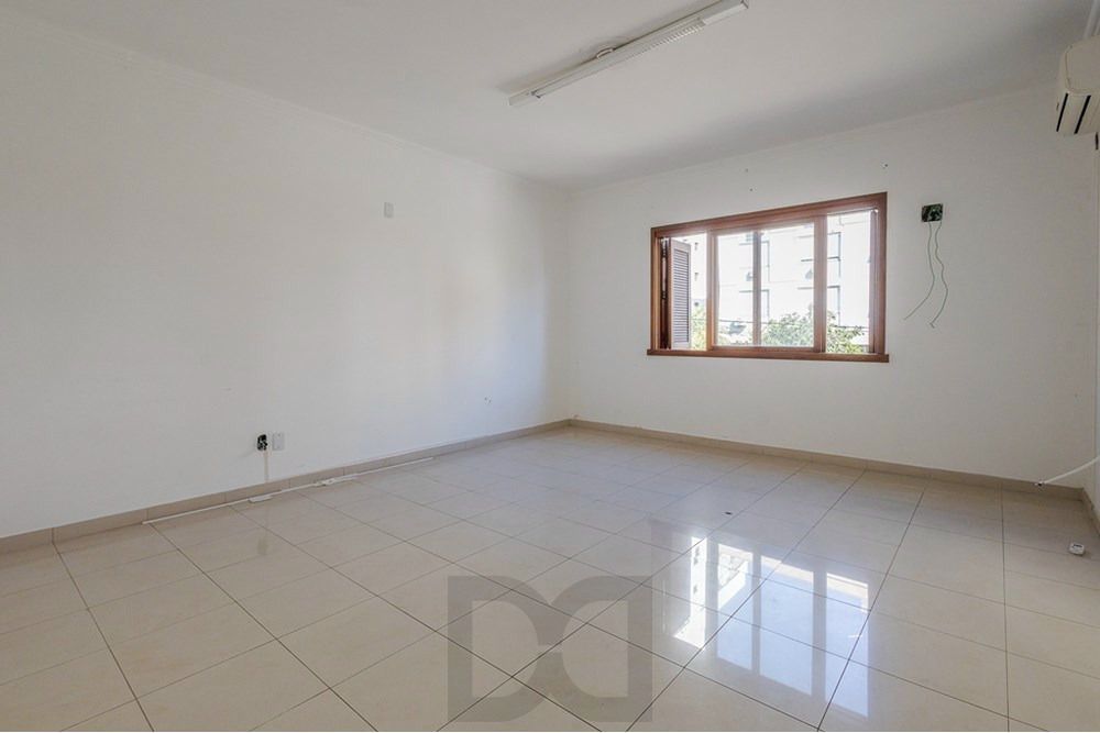 Casa com 4 quartos, 7 vagas e pátio no Bairro Higienópolis — foto 51