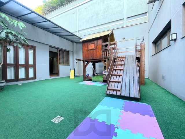 Apartamento de 2 dormitórios, elevador no bairro Petrópolis Porto alegre. — foto 17