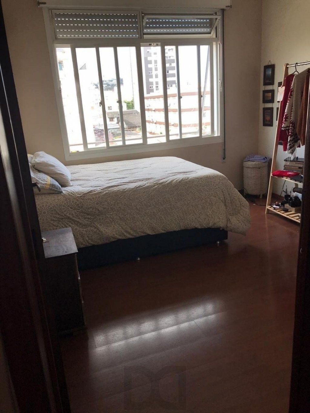 Apartamento de 2 dormitórios, sacada e churrasqueira no bairro Menino Deus — foto 12