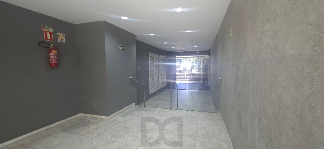 Sala semi mobiliada comercial no bairro Auxiliadora. — foto 14