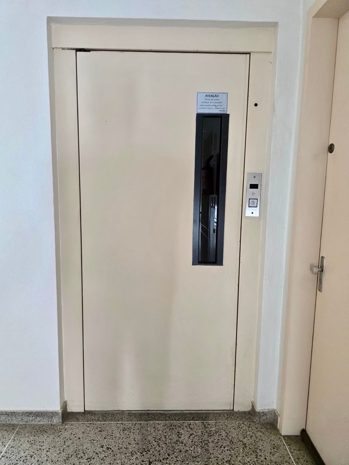 Apartamento de 2 dormitórios, 1 vaga, elevador no bairro Sarandi — foto 16