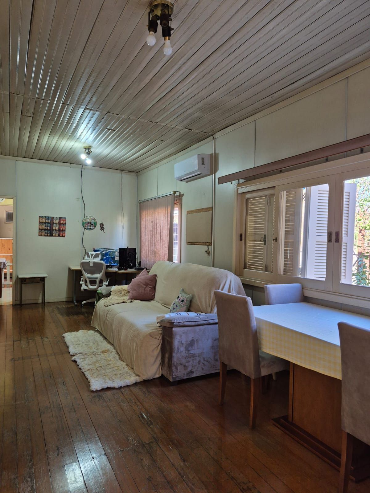 Casa mista de 3 quartos e 2 vagas no bairro Sarandi. — foto 1