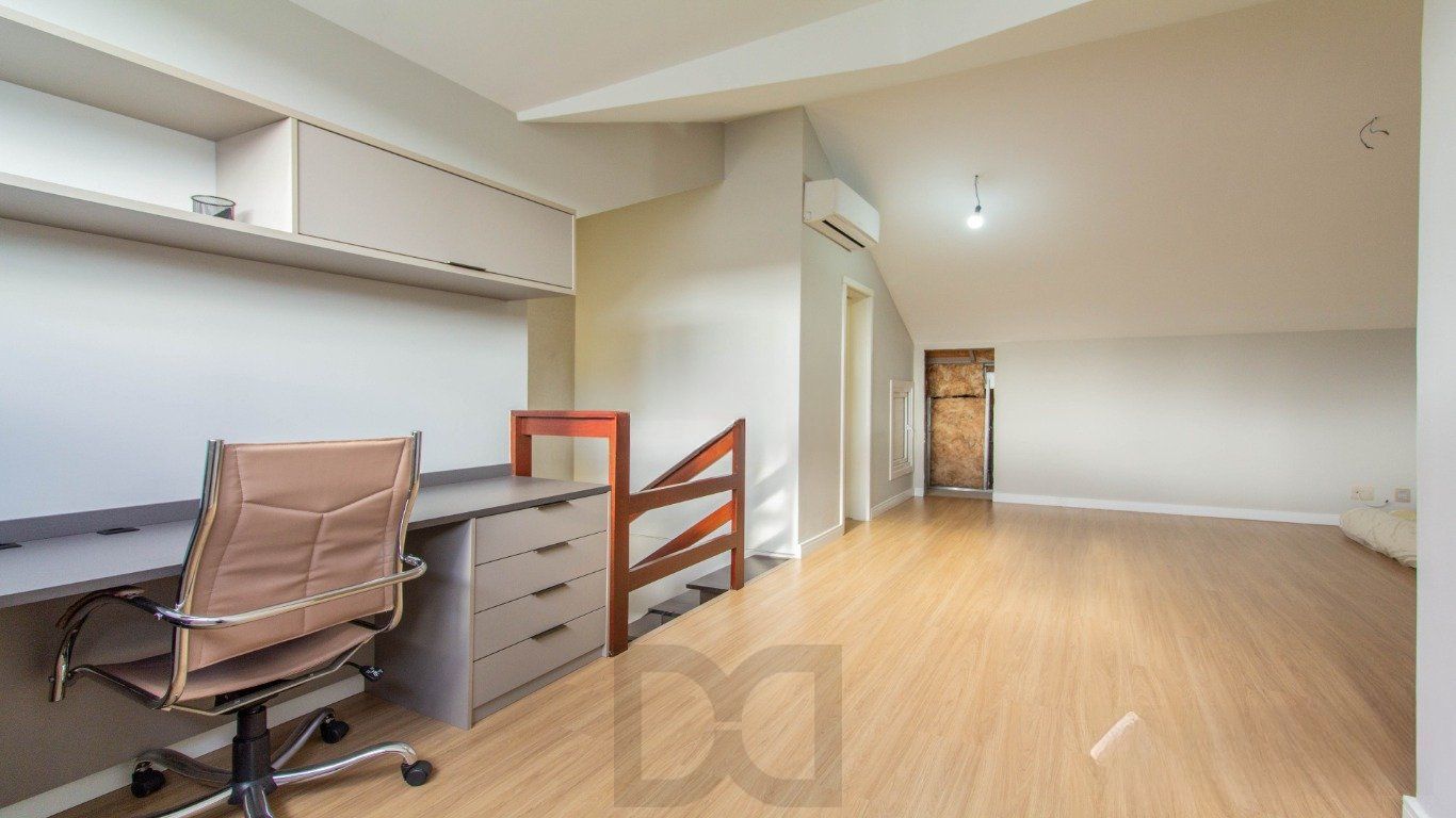 Casa em Condomínio com 3 quartos, 3 suítes, 2 vagas e 195m² no Jardim Carvalho. — foto 35